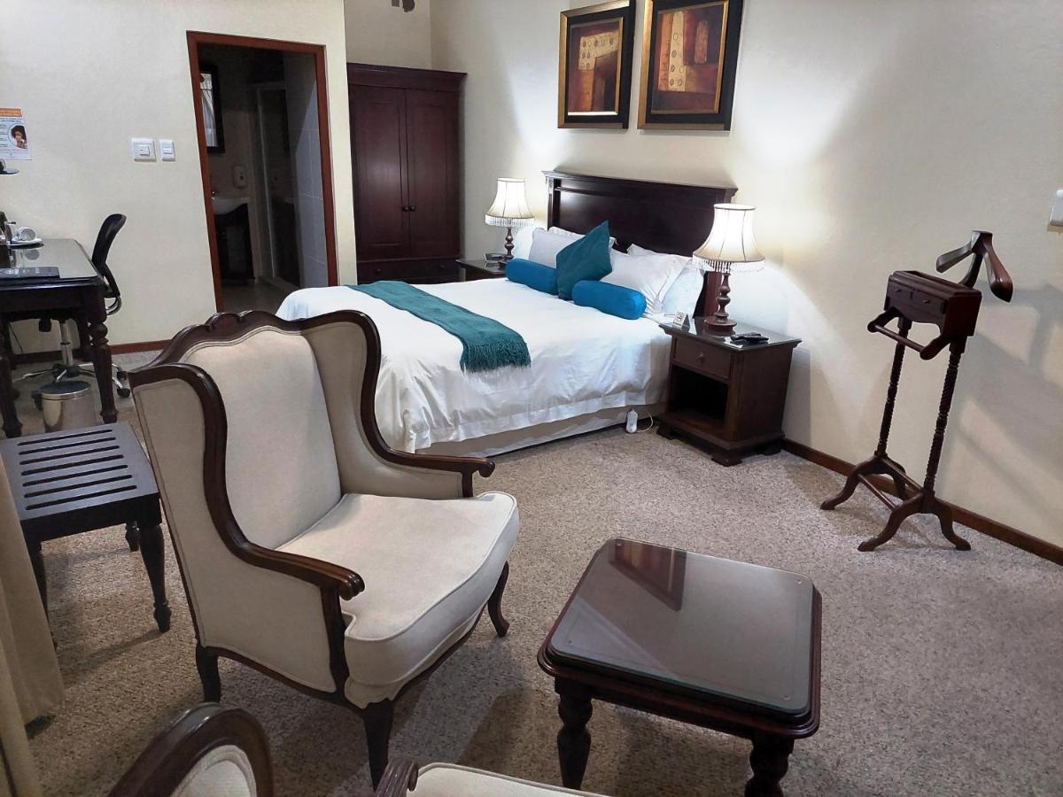 26 On Chamberlain Guest House Куінстаун Екстер'єр фото