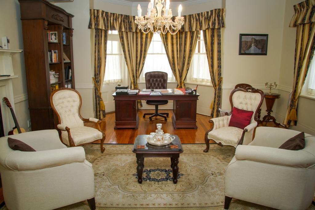 26 On Chamberlain Guest House Куінстаун Екстер'єр фото